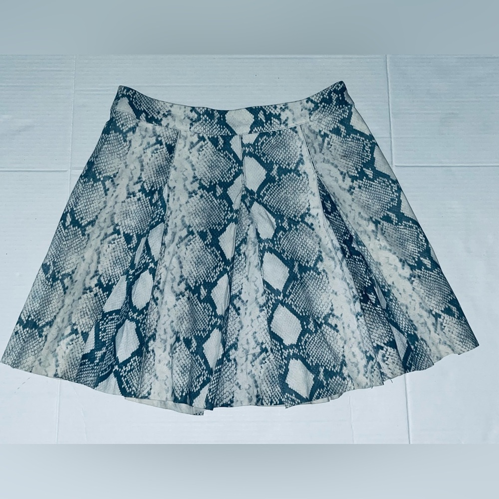 PJK Patterson J. Kincaid Suede light grey Snake Print Mini Skirt
